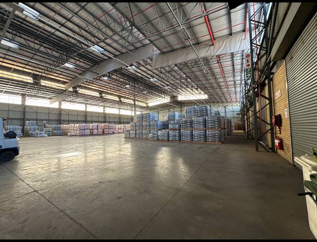 5,860M² WAREHOUSE TO LET IN GOSFORTH PARK